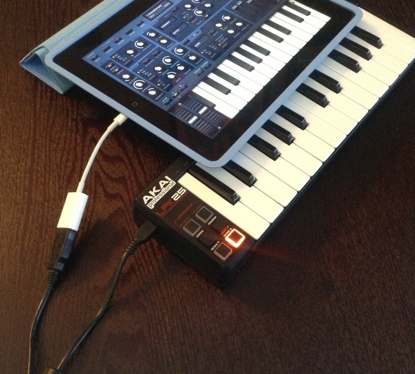 How to connect a casio keyboard to garageband on ipad pro